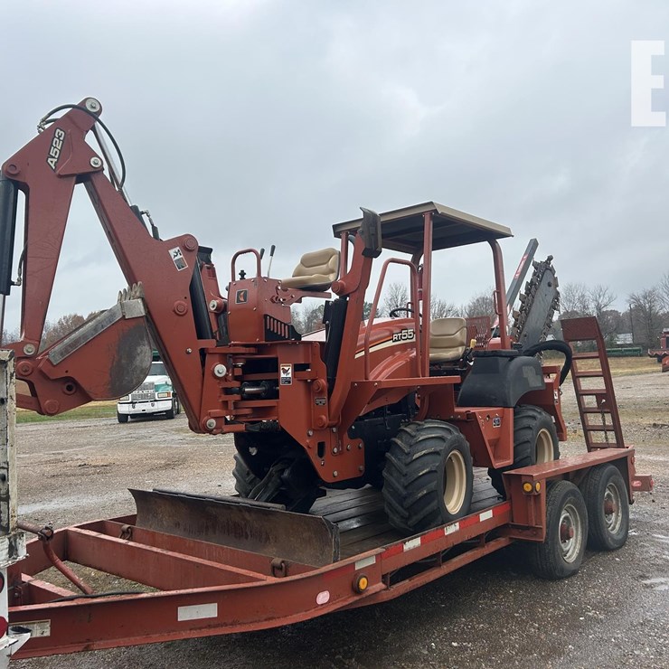 2005 DITCH WITCH RT55