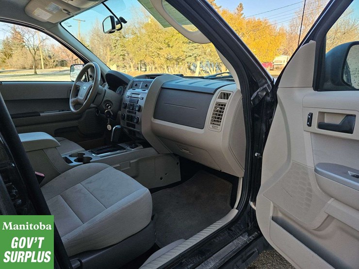 2012-ford-escape-hybrid-image-35