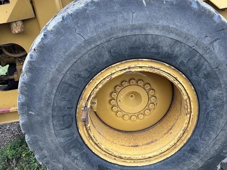 2004-caterpillar-938g-image-14