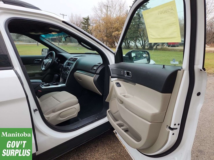 2013-ford-explorer-image-18