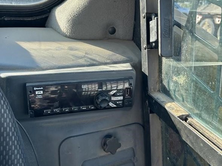 2019-caterpillar-262d3-image-27