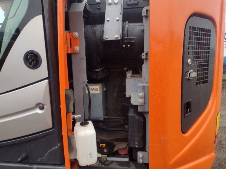 hitachi-zx135us-6-image-48