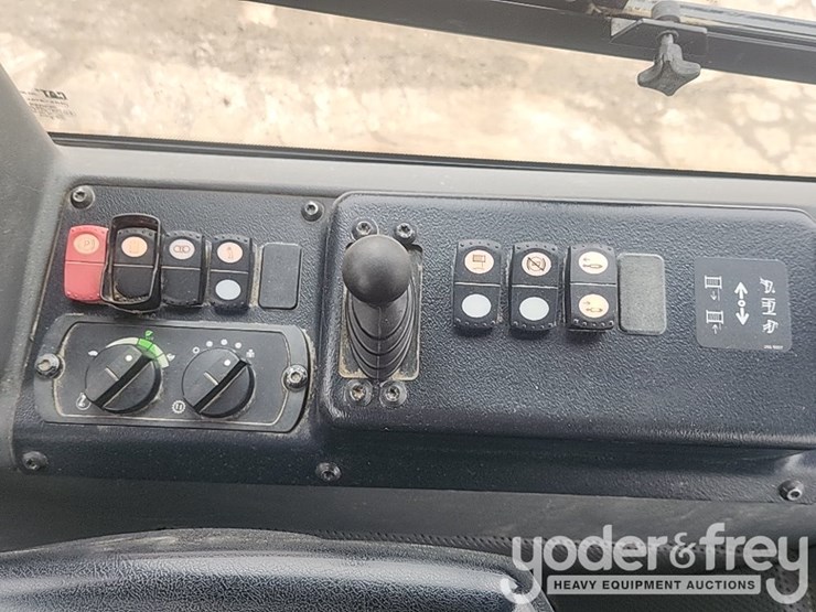 2019-caterpillar-d6k2-lgp-image-24