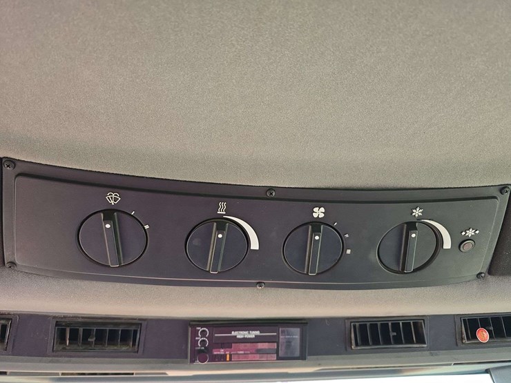 1988-case-ih-7110-image-21