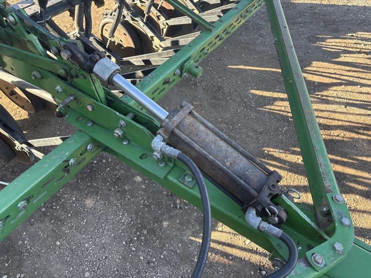 john-deere-8300-image-18