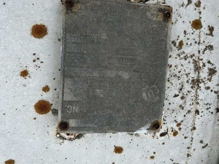 1000-gallon-anyhydrous-tank-(2)-36-image-6