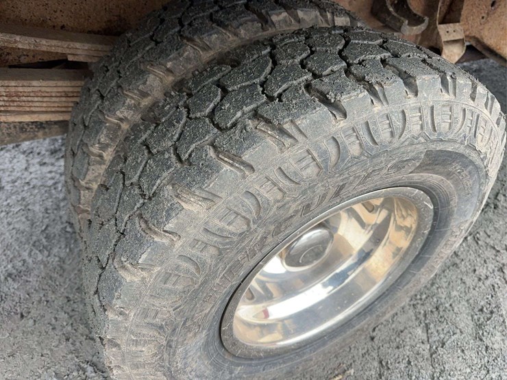 2006-chevrolet-3500-image-13