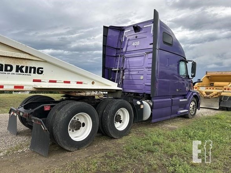 volvo-vnl42t670-image-7