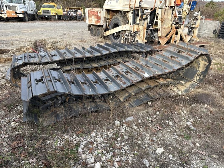 #2109-•-850j-dozer-tracks-image-3