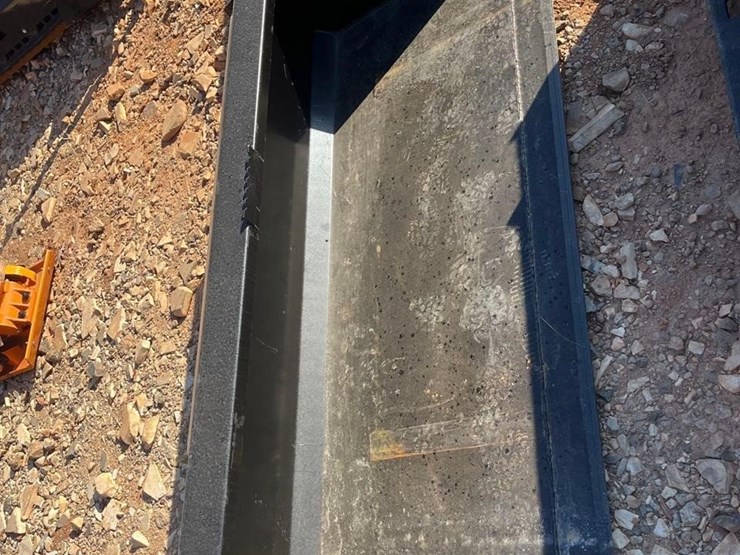 swict-66in-skid-steer-bucket-image-1