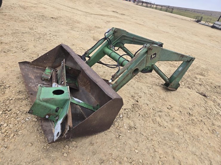 john-deere-148-image-1