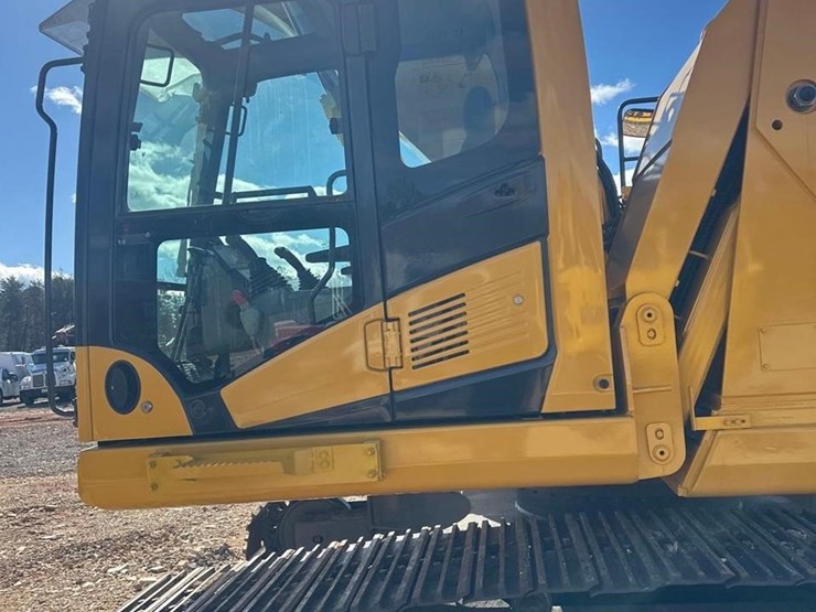 2021-komatsu-pc210-lc-11-image-12