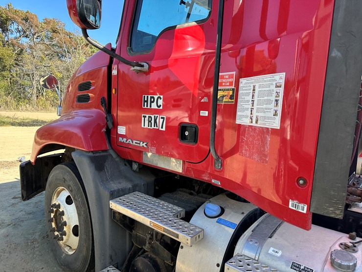 #33708-•-2014-mack-cxu-t/a-daycab-truck-tractor-1m1aw02y3em038036-image-33