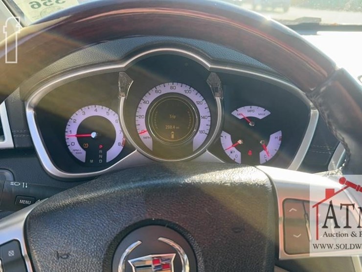 2010-cadillac-srx-image-16