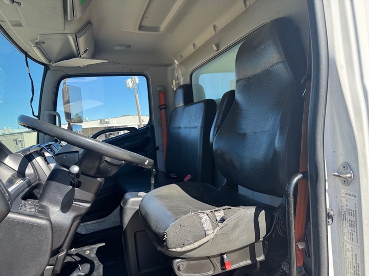 #265-•-2016-hino-338v-van-body-truck-image-13