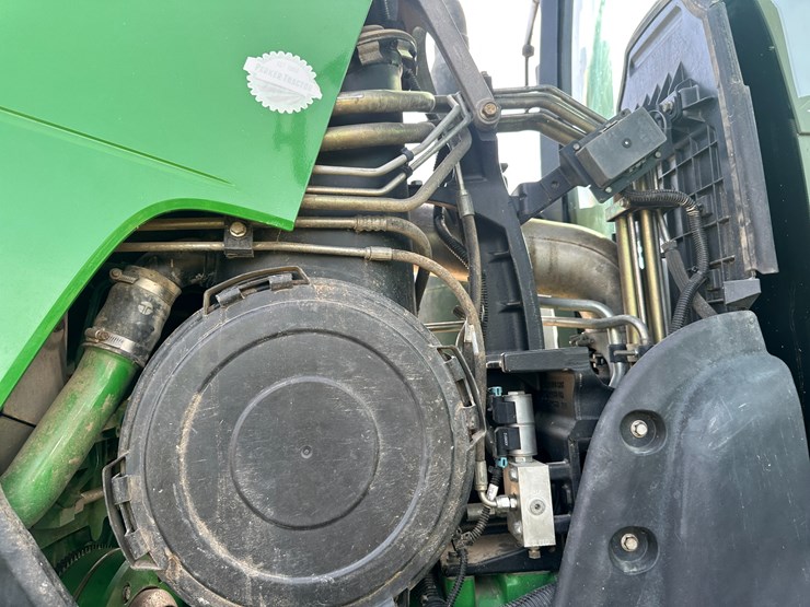 2013-john-deere-8285r-image-38