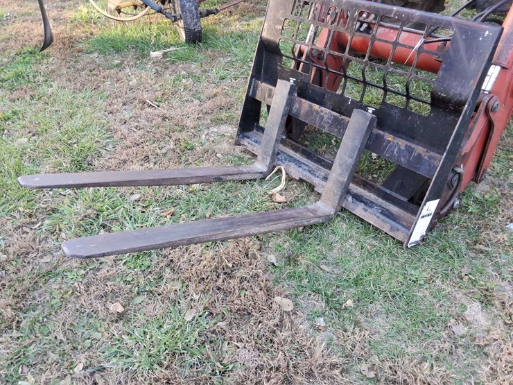 berlon-heady-duty-loader-tractor-pallet-forks,-48''-image-1