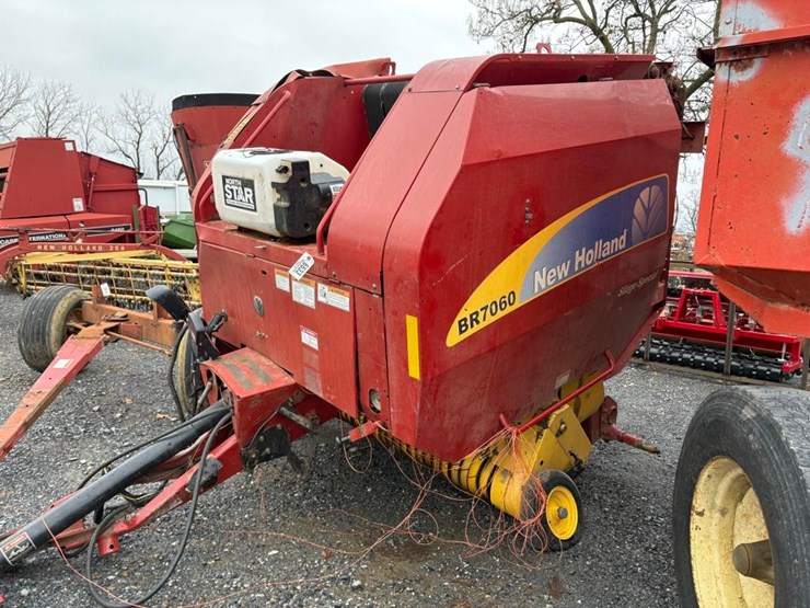 new-holland-br7060-image-1