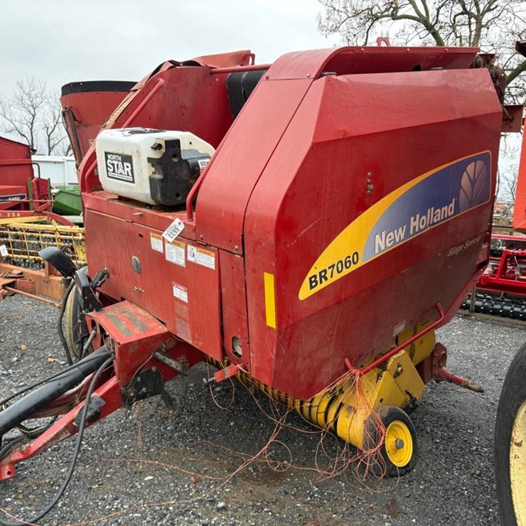 NEW HOLLAND BR7060