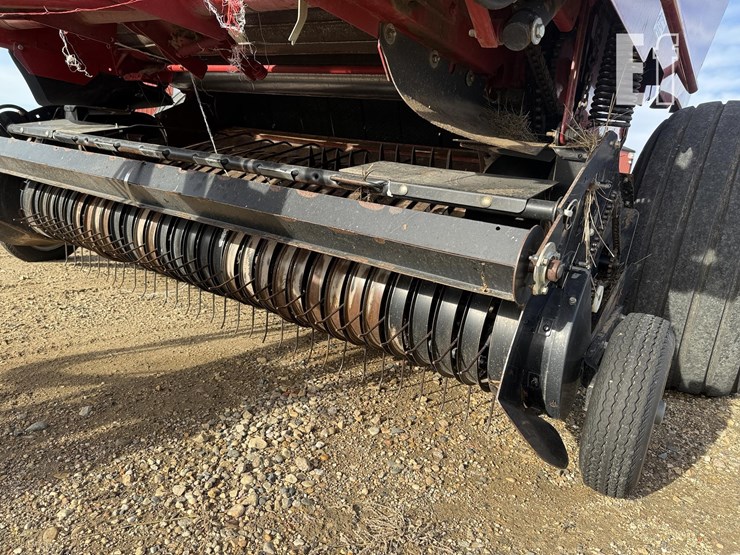 2013-case-ih-rb564-image-17