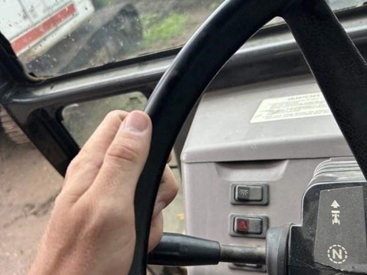 2000-case-570m-xt-image-42