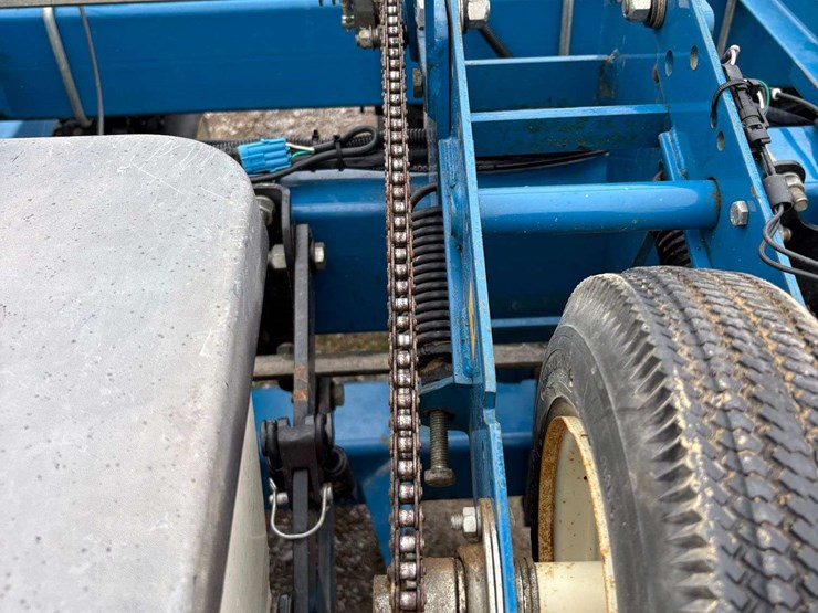 2005-kinze-3500-image-75