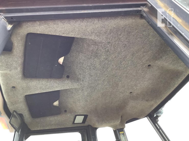 2004-deere-310g-image-12