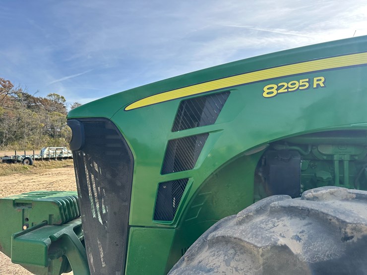 2010-john-deere-8295r-image-29