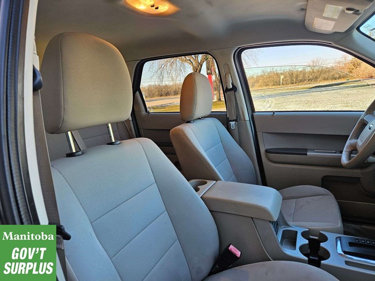 2012-ford-escape-hybrid-image-32