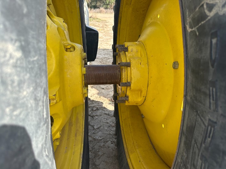 2010-john-deere-8295r-image-12