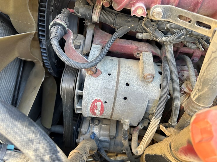 #33710-•-2011-mack-cxu-t/a-sleeper-truck-tractor-1m1aw09y3bm013638-image-55