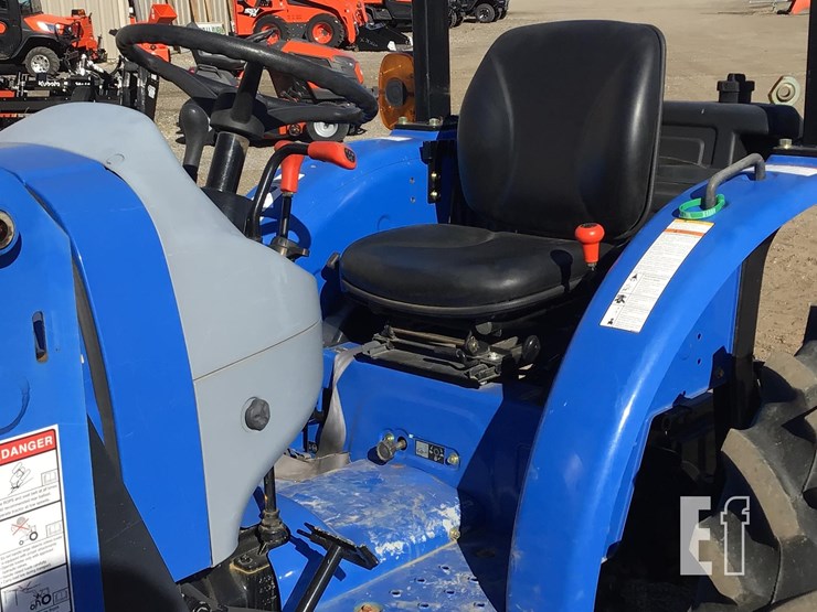 2017-new-holland-workmaster-40-image-15