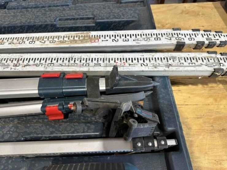 bosch-laser-level,-tripod-&-accessories-image-4