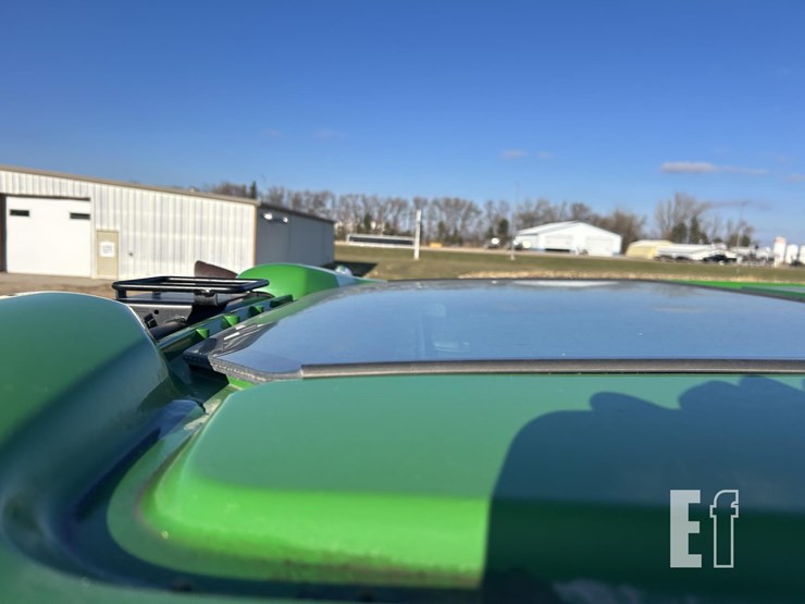 2021-john-deere-6175m-image-48