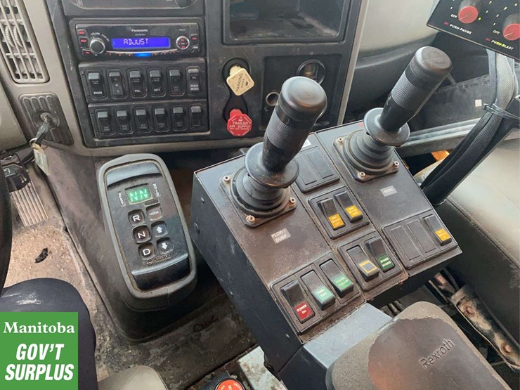 2011-international-workstar-7600-image-26