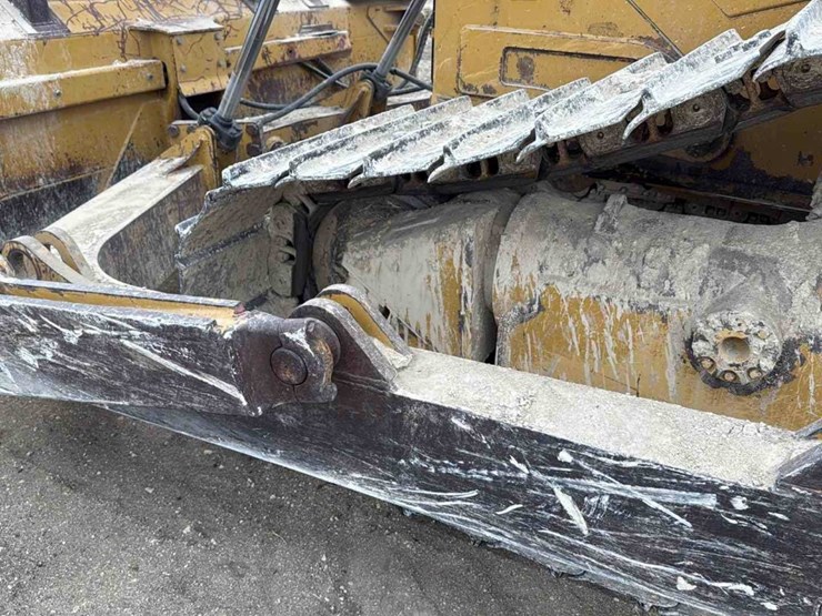 caterpillar-d6t-lgp-image-20