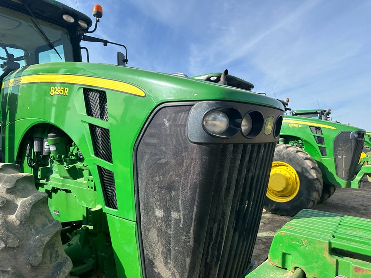 2010-john-deere-8295r-image-33