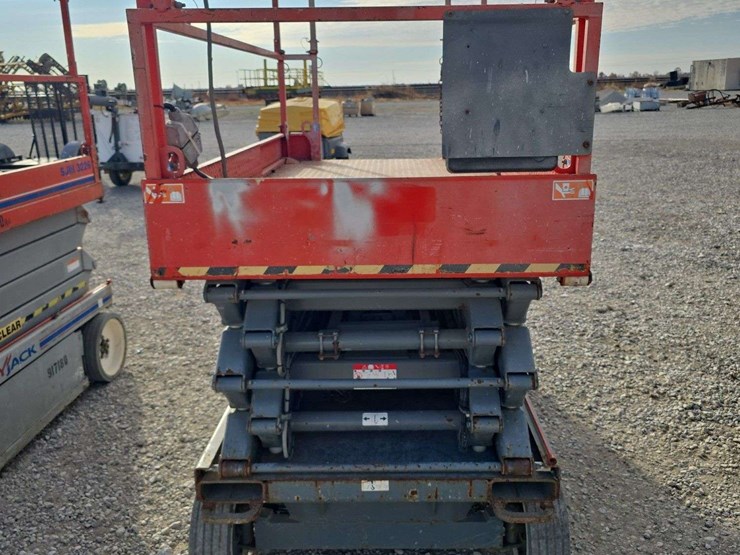 2015-skyjack-sj4632-electric-scissor-lift-297.9-hours,-everything-works-as-it-should,-38ft-working-height-image-2