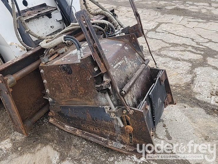 2007-bobcat-s300-image-19