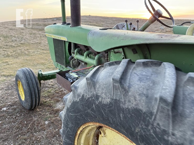 john-deere-4010-image-21