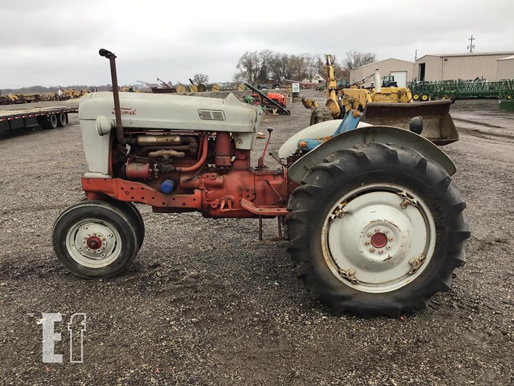 1956-ford-960-image-4