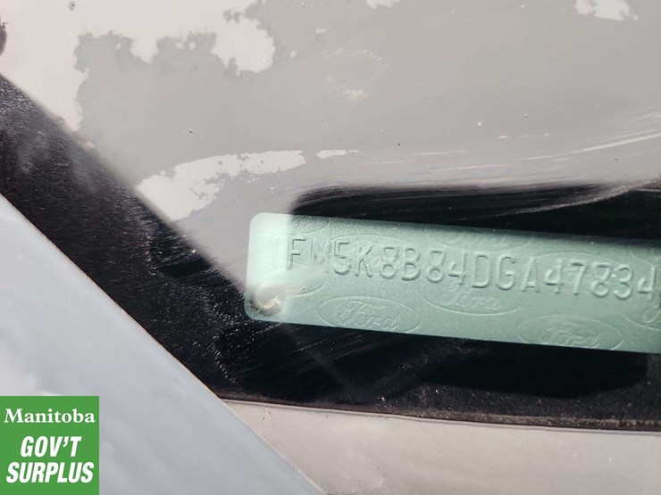 2013-ford-explorer-image-33