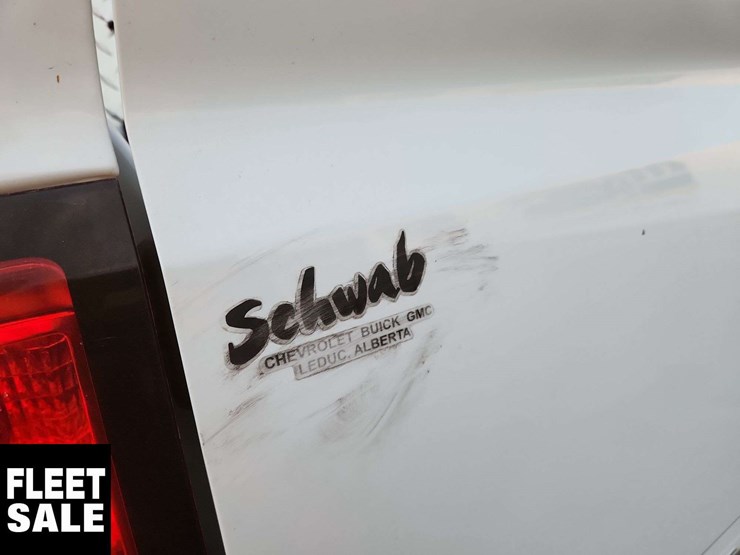 2015-chevrolet-silverado-2500hd-image-34