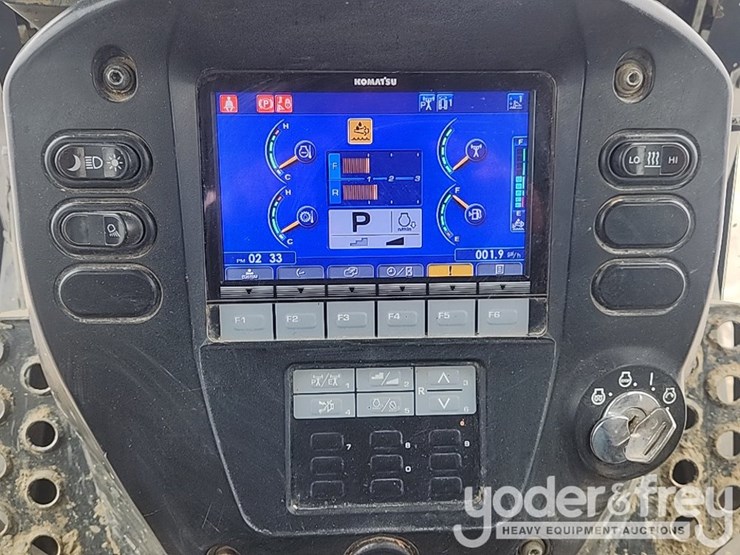 2017-komatsu-d61pxi-24-image-29