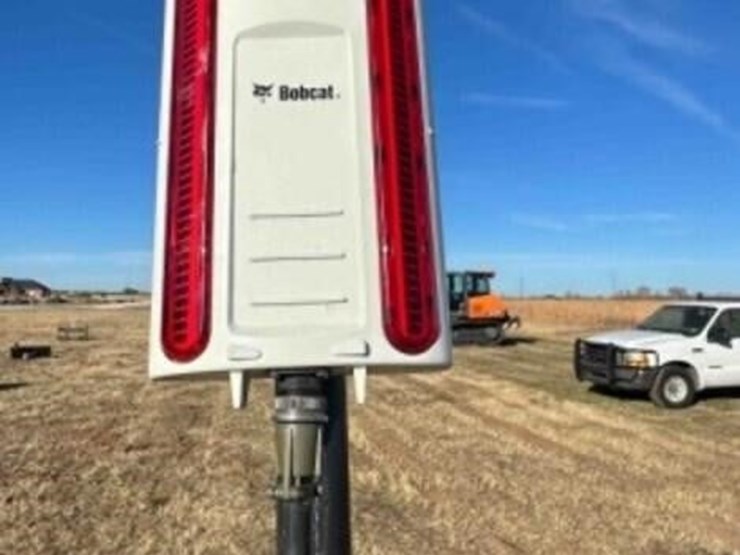 2023-bobcat-skid-steer-laser-guided-box-blade-image-5