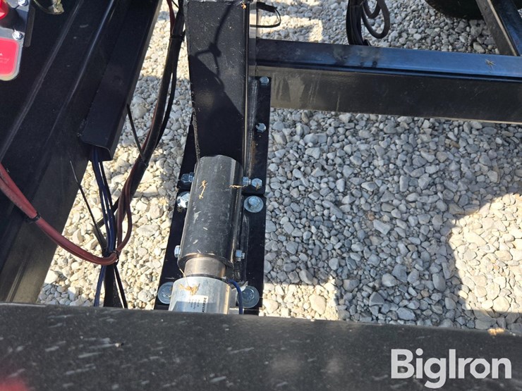 2023-j&m-c450-4-box-seed-tender-image-13