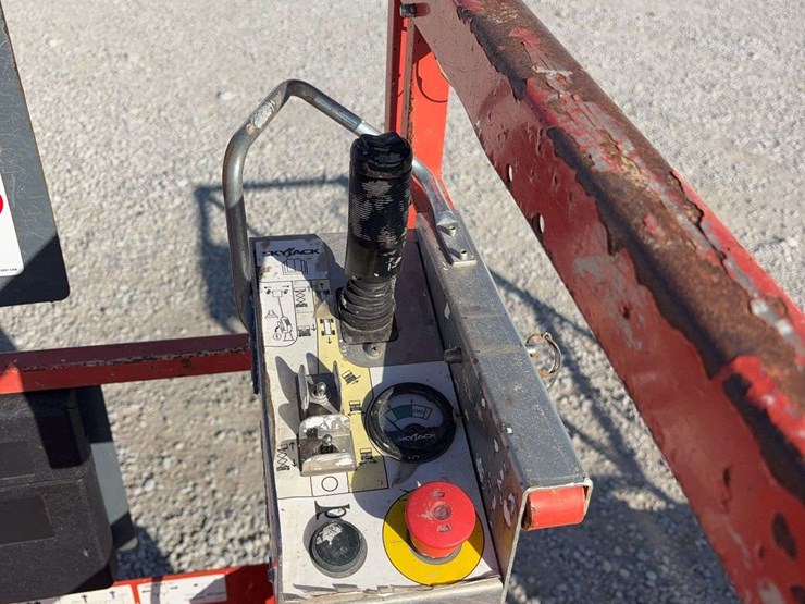 2015-skyjack-sj3215-electric-scissor-lift-105.9-hours,-everything-works-as-it-should,-21ft-working-height-image-6