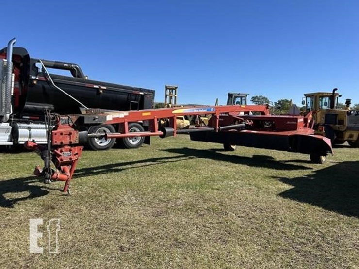 2014-new-holland-h7460-image-2