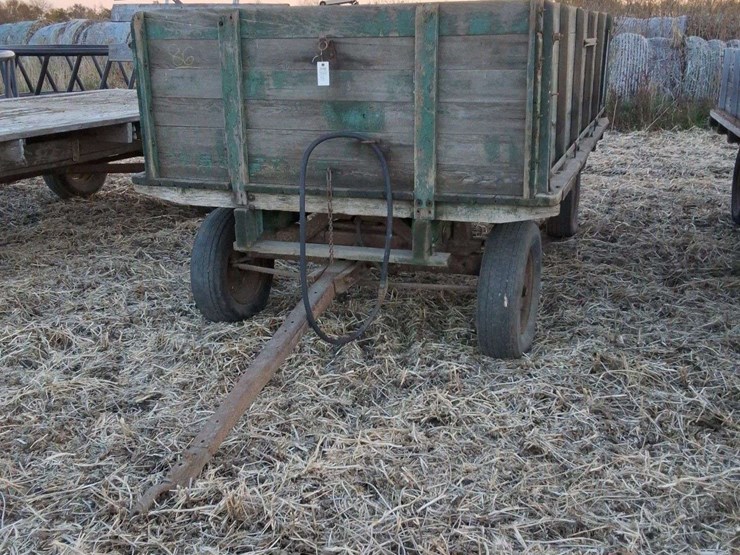 barge-wagon-with-wooden-floor,-wooden-sides,-has-hyd.-hoist-underneath.-image-1