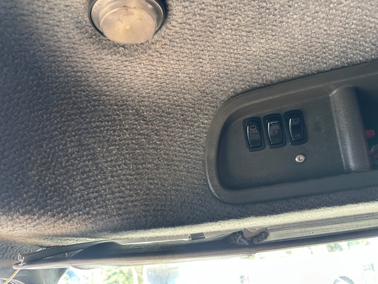 #33710-•-2011-mack-cxu-t/a-sleeper-truck-tractor-1m1aw09y3bm013638-image-72